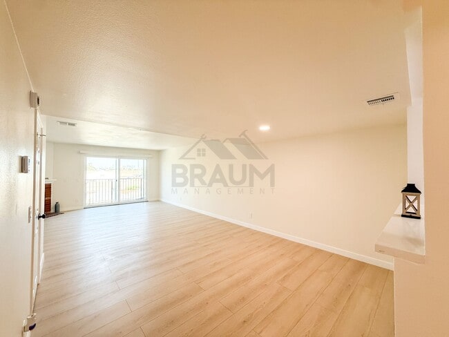 Building Photo - 11839 Burbank Blvd