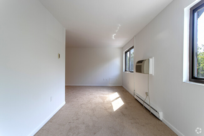 STUDIO, 1 BA, - 602 SF - Lord Baron Apartments