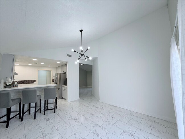 Building Photo - 11922 Sea Shore Dr