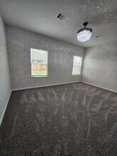 Building Photo - 2727 Crest Creek Ln