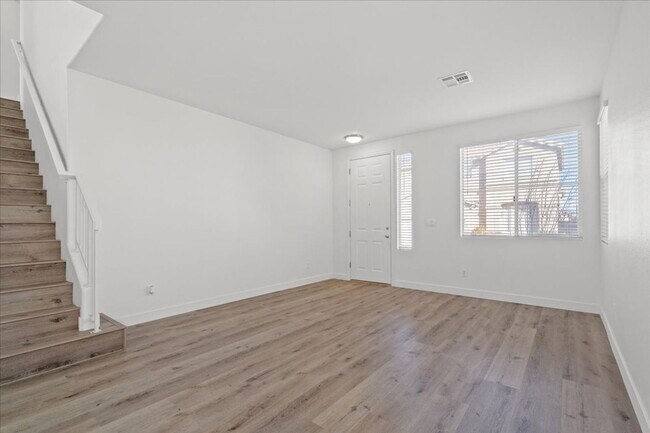 Foto del edificio - 10405 Nutt Creek Ave