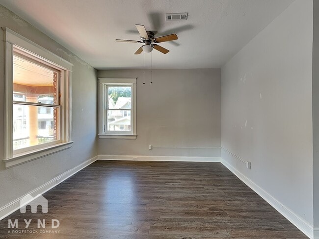 Building Photo - 3001 Agnes Ave