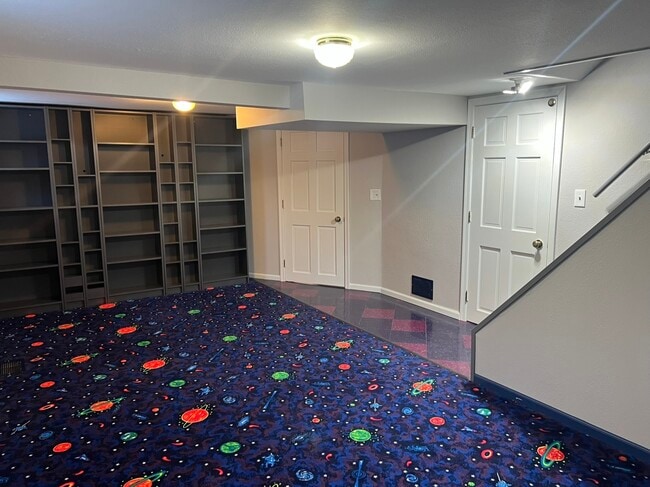 Building Photo - 541 W Wabasha St