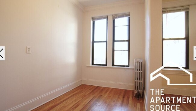 Foto del edificio - 2704 N Sawyer Ave