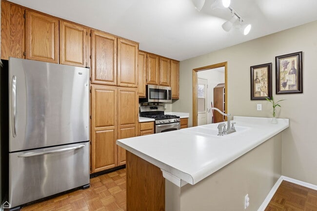 Building Photo - 409 Kensington Dr