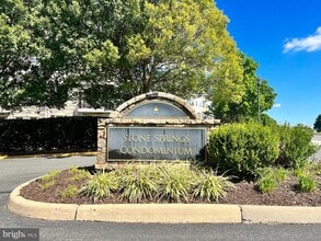 Building Photo - 41967 Pickwick Ml Ter