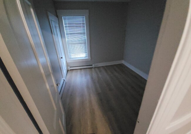 Building Photo - 258 Notre Dame Ave