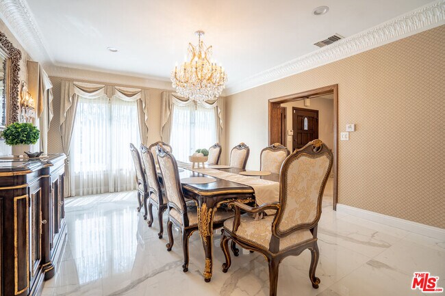 Foto del edificio - 315 N McCadden Pl