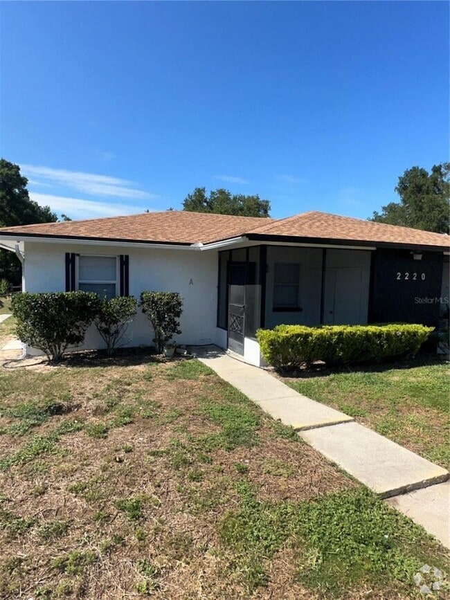 Building Photo - 2220 Leo Dr