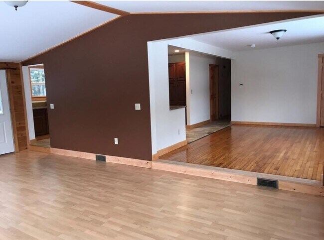 Building Photo - 26 Lague Ln