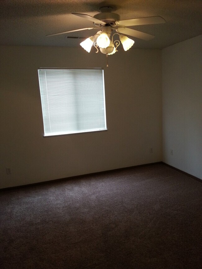 Foto del edificio - AVAILABLE FALL 2025!!  2 Bedroom, 1 Bath C...