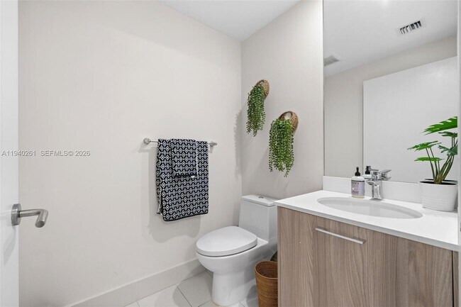 Foto del edificio - 501 NE 31st St