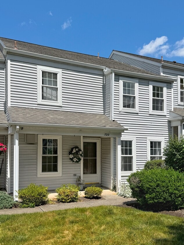 720 Cambridge Ct, Palmyra, PA 17078 Townhome Rentals in Palmyra PA