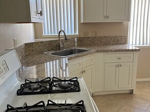 Building Photo - 1658 W Cindy Ln