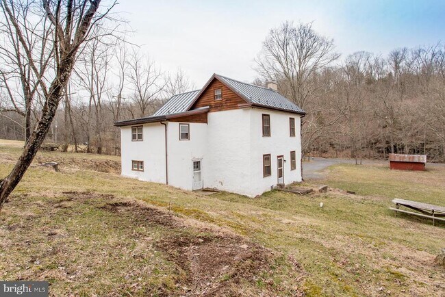 Foto del edificio - 120 Tabor Rd