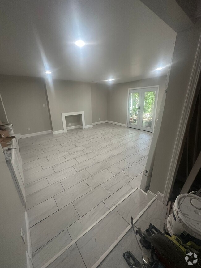 Building Photo - 3575 Oakvale Rd