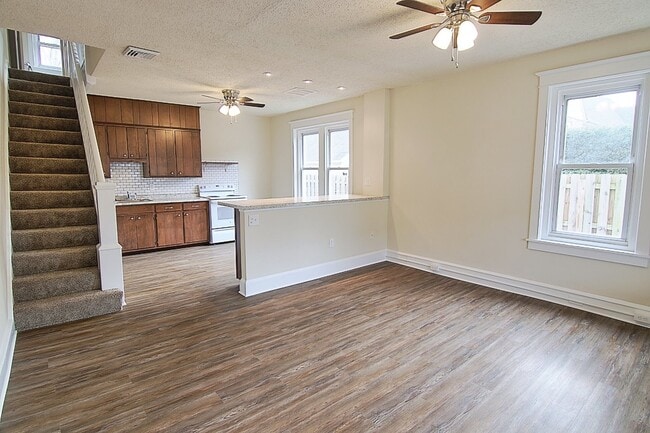 Building Photo - 658 S Reading Ave