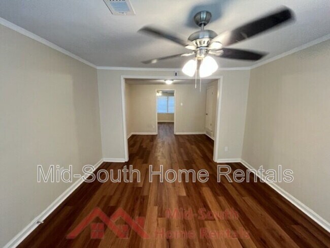 Building Photo - 858 Eyers Rd