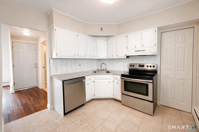 Foto del edificio - 230 N Main St