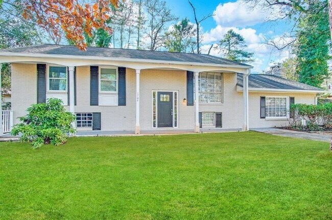 Building Photo - 1704 Pine Glen Cir