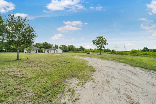 Building Photo - 22405 Beckendorff Rd