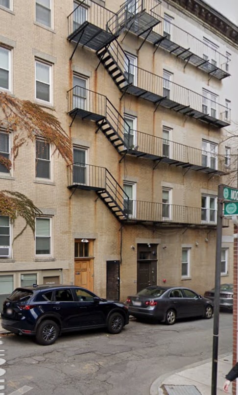 Building Photo - 21 Moon St