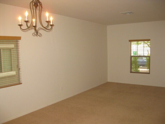 Foto del edificio - Rancho Sahuarita, 4 Bedroom 3 Bath, Family Room, Granite, Tile Flooring, Flagstone Patio
