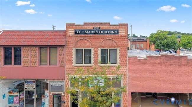 Building Photo - 207 E Broadway