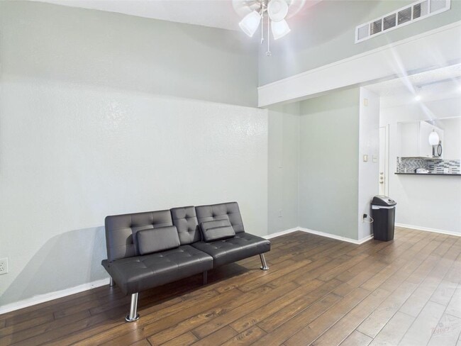 Foto del edificio - 806 W 24th St