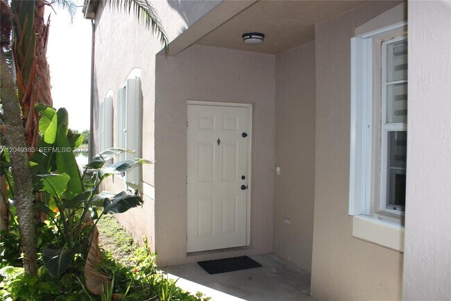 Building Photo - 1820 Salerno Cir