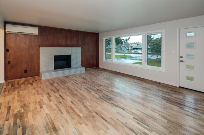 Building Photo - 2916 Alderwood Avenue