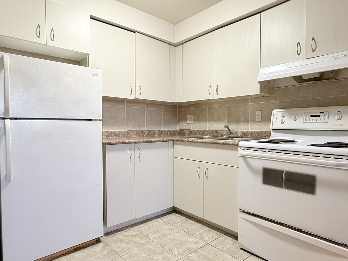 Primary Photo - 575 Assumption St