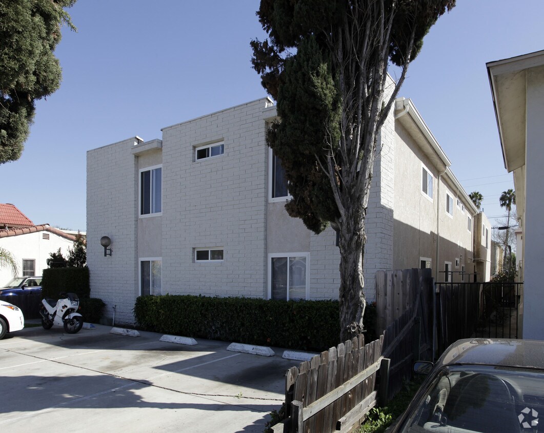 Primary Photo - 4657 32nd St