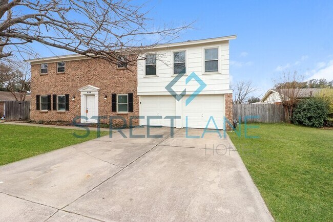 Building Photo - REDUCED!