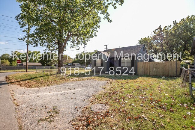Foto del edificio - Beautiful 2 Bedroom Remodel! Available Today!