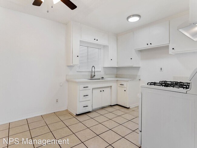 Foto del edificio - 3 br, 1 bath Apartment - 409 South Harris ...