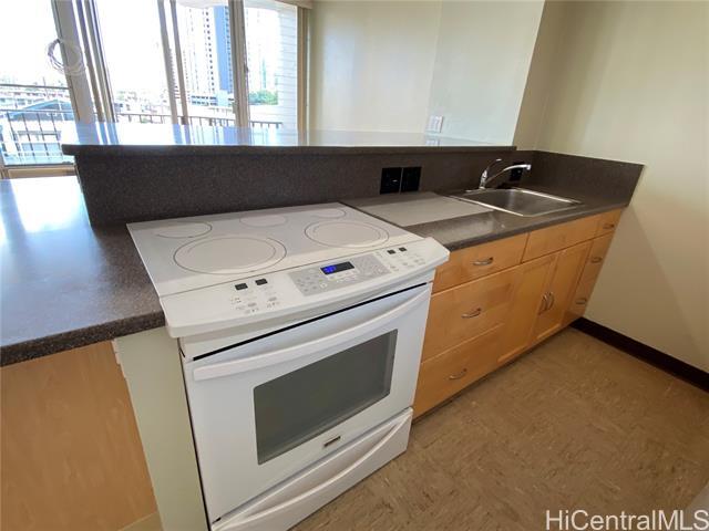 Building Photo - 2121 Algaroba St