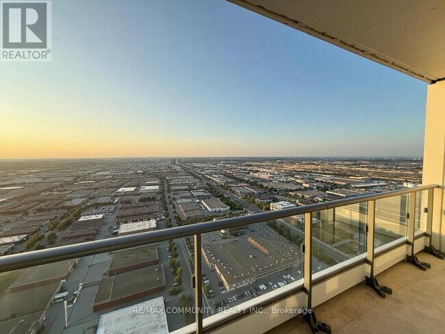 Building Photo - 950-5950 Portage Pkwy