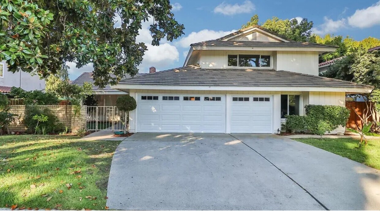 Primary Photo - 1536 Brentford Ave
