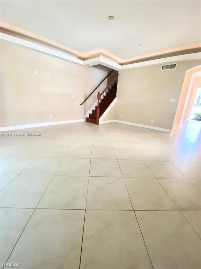 Building Photo - 2 br, 2.5 bath House - 1143 Arpeika St