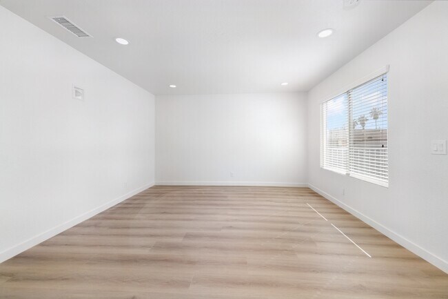 Foto del edificio - 836 S Claudina St