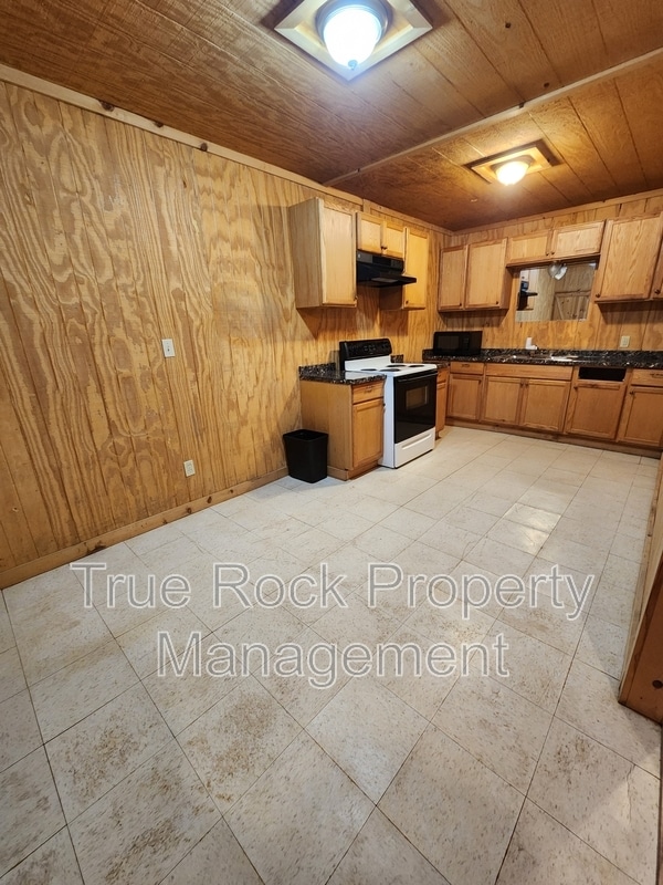 Foto del edificio - 104 W Main