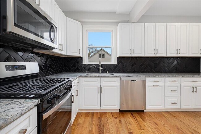 Foto del edificio - 148 Evergreen St