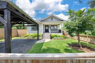 Building Photo - 1102 Bingham St