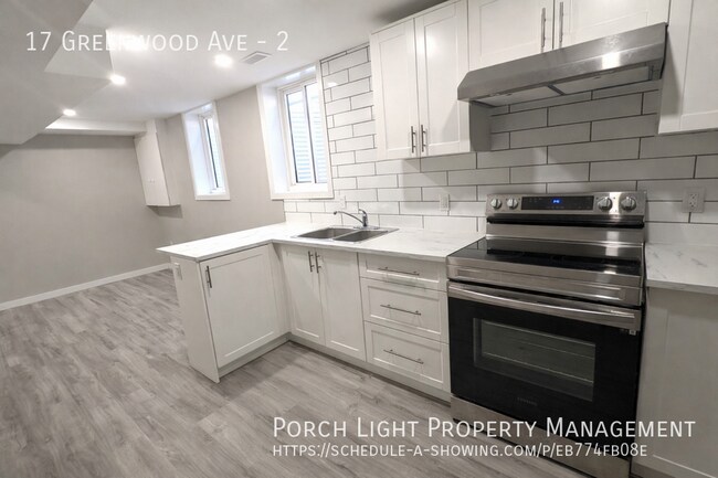 Building Photo - Renovated 2 bedroom with laundry and parking