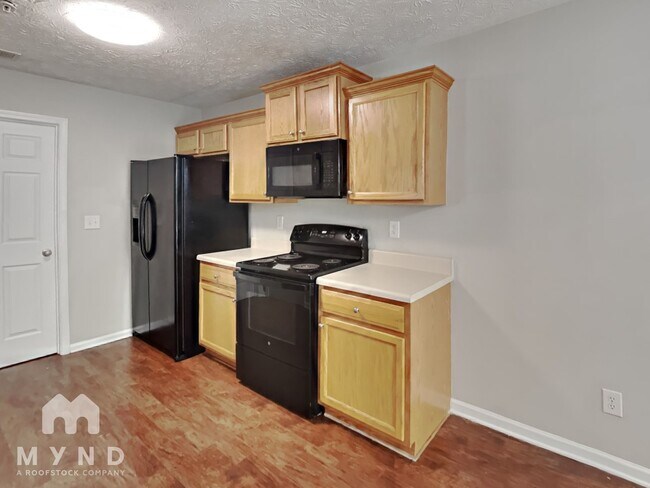 Building Photo - 2013 Briar Creek Ct NE