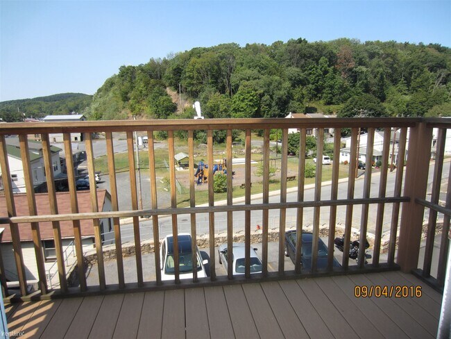 Building Photo - 1 br, 1 bath  - 622 N Garfield Ave Apt 3D