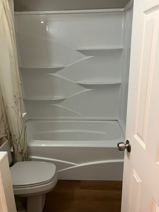 Building Photo - 115 Rupe St