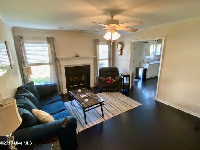Building Photo - 1202 St Charles Cir