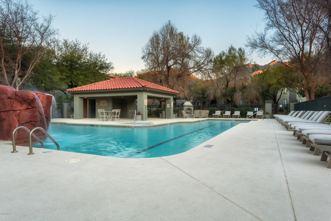 Foto del edificio - 5751 N Kolb Rd